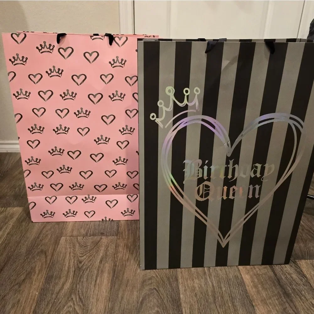 Juicy Couture Home 2-PC Birthday Queen &‎ Heart Crown Gift Bag Set